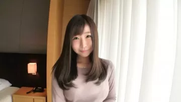 SIRO-4049 【第一枪】【美臀巴士攻略】魅力十足的美臀巴士攻略。 - 如果你移动丁字裤并将其插入爱汁溢出的地方..应征素人，第一次AV拍摄125